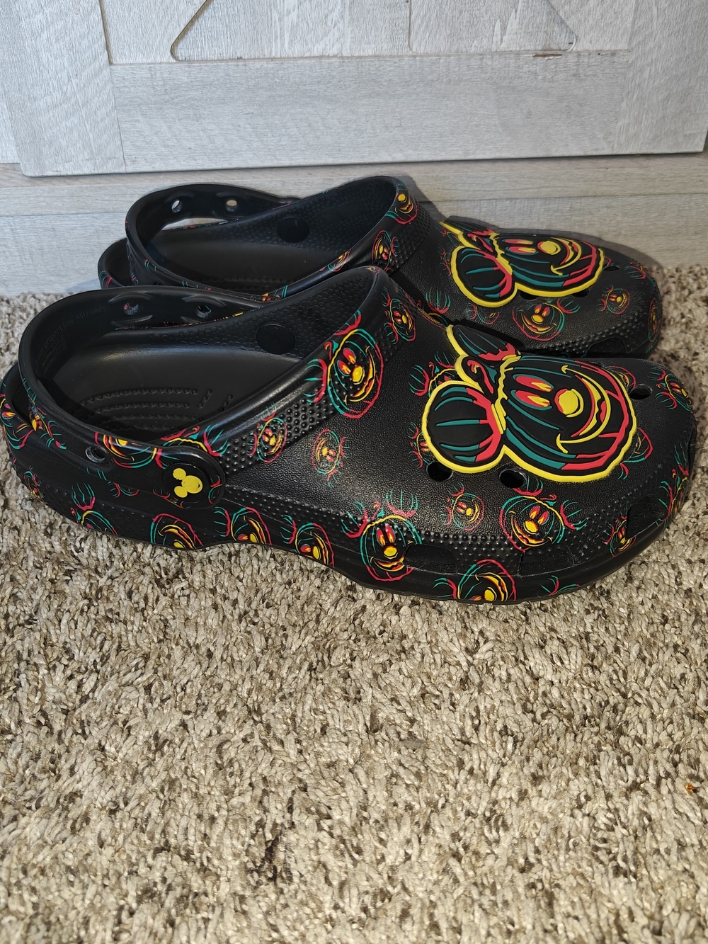 Disney Mickey Mouse Halloween Crocs, Glow-in-the-dark Jack-o'-lantern M6, W8 - Picture 3 of 6